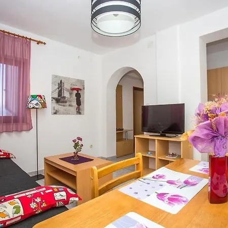 Apartament In With Sea View, Balcony, Air Conditioning, Wifi 4687-1