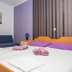 In With Sea View, Balcony, Air Conditioning, Wifi 4687-1 Apartmán Njivice